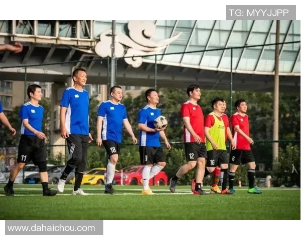 足球mf：探索足球世界的魅力与激情，带你领略赛场上的精彩瞬间与战术智慧